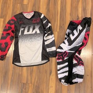 Fox Motto racing gear. Shirt and pants